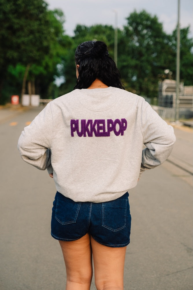 F17. Pukkelflock crewneck